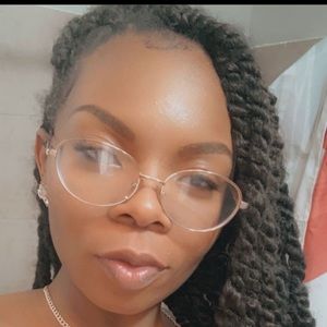 Meet your Posher, Shannon